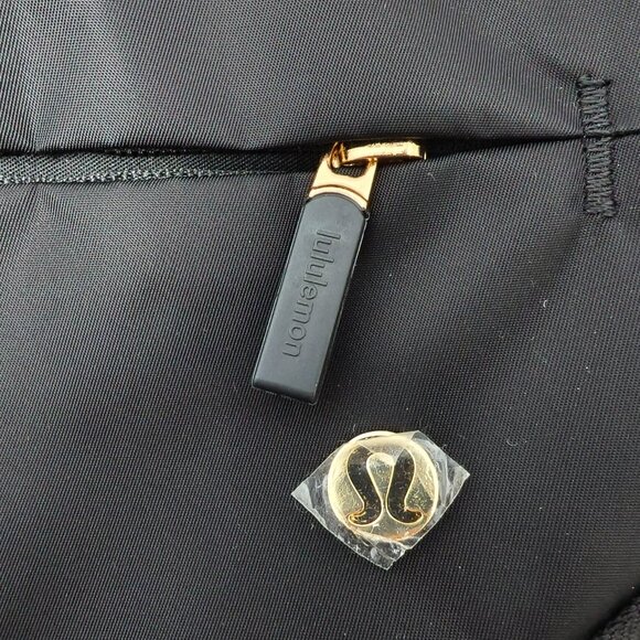 💕Lululemon All Night Festival Bag 5L - Black w/ Gold Hardware Crossbody Sling - Picture 4 of 7